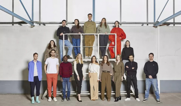 Group - copyright Sam Gilbert Group - - copyright Sam Gilbert